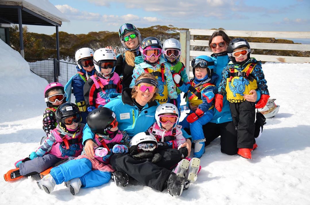 ski instructors and kids in Japan 